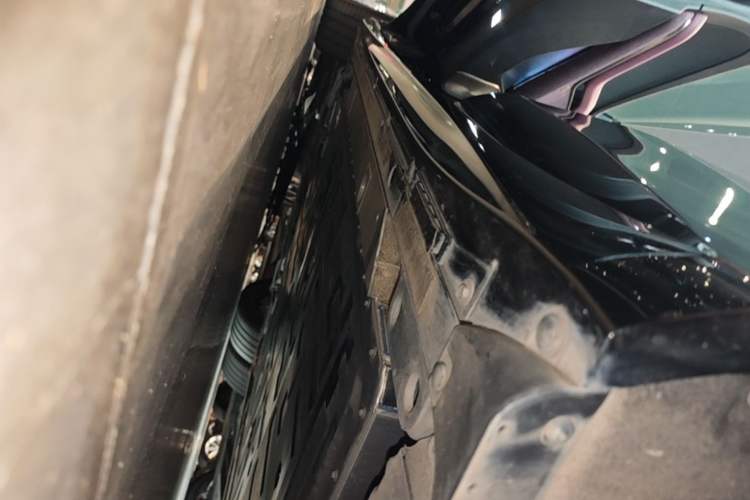 Used Nio ET5T 2025 75 kWh Touring Left Side Sill