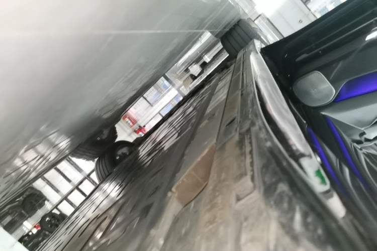 Used Nio ET5T 2025 75 kWh Touring Left Side Sill