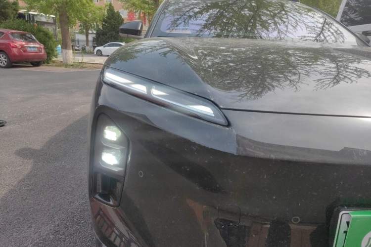 Used Nio ET5T 2025 75 kWh Touring Right Front Headlight