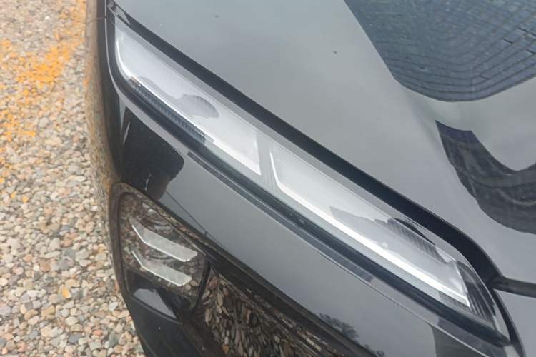 Used Nio ET5T 2025 75 kWh Touring Right Front Headlight