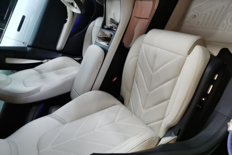 Used Nio ET5T 2025 75 kWh Touring Right Front Seat