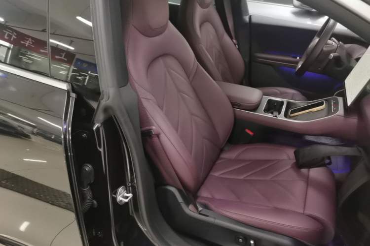 Used Nio ET5T 2025 75 kWh Touring Right Front Seat