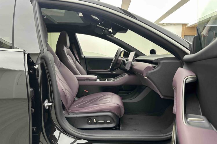 Used Nio ET5T 2025 75 kWh Touring Right Front Seat