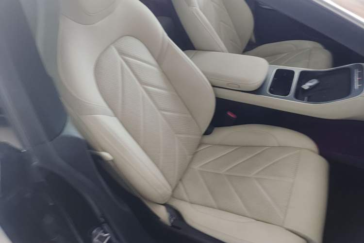 Used Nio ET5T 2025 75 kWh Touring Right Front Seat