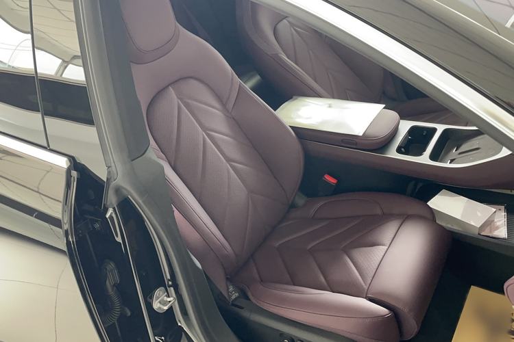 Used Nio ET5T 2025 75 kWh Touring Right Front Seat