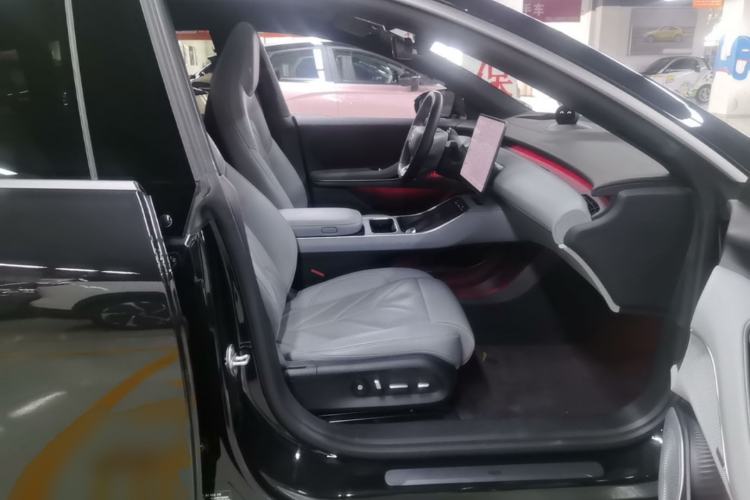 Used Nio ET5T 2025 75 kWh Touring Right Front Seat