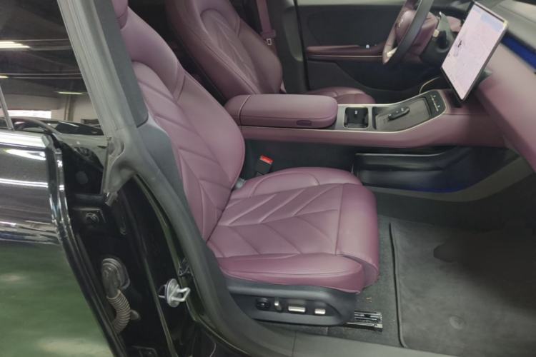 Used Nio ET5T 2025 75 kWh Touring Right Front Seat