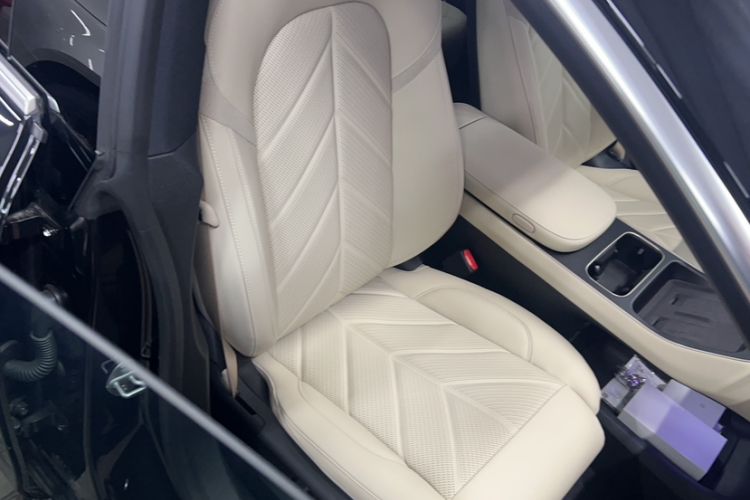 Used Nio ET5T 2025 75 kWh Touring Right Front Seat