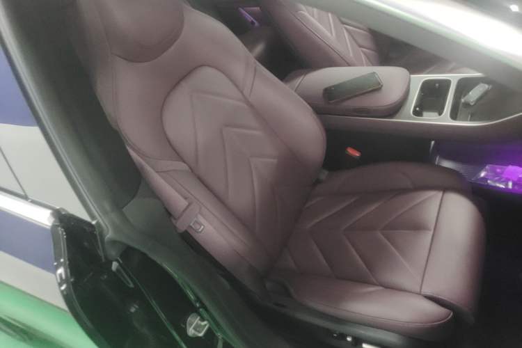 Used Nio ET5T 2025 75 kWh Touring Right Front Seat