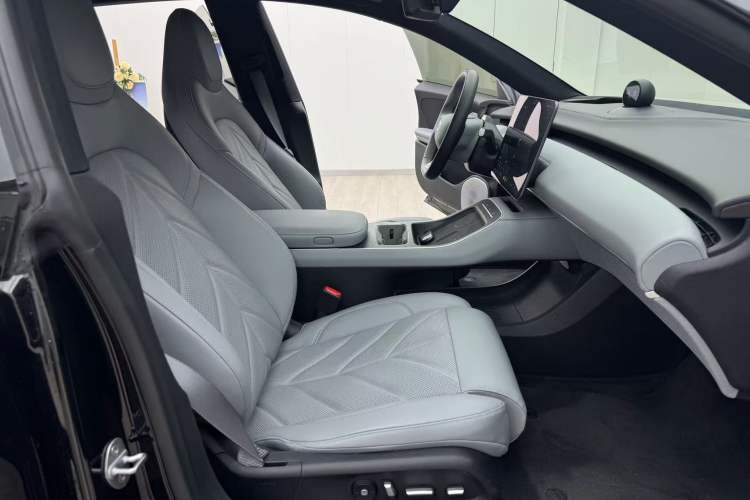 Used Nio ET5T 2025 75 kWh Touring Right Front Seat