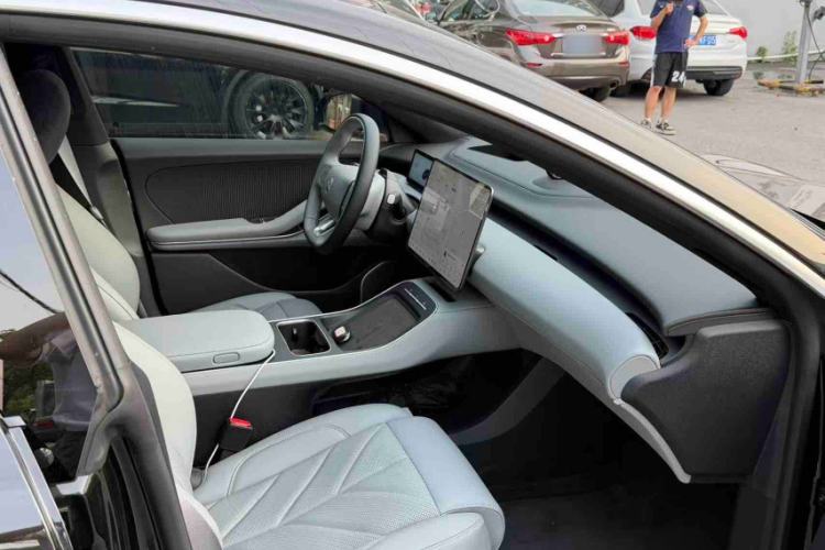 Used Nio ET5T 2025 75 kWh Touring Right Front Seat