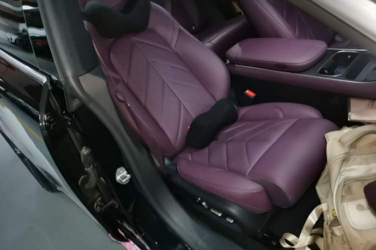 Used Nio ET5T 2025 100kWh Touring Right Front Seat
