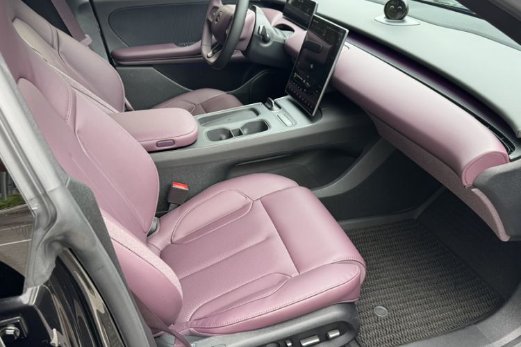 Used Nio ET5T 2025 75 kWh Touring Right Front Seat