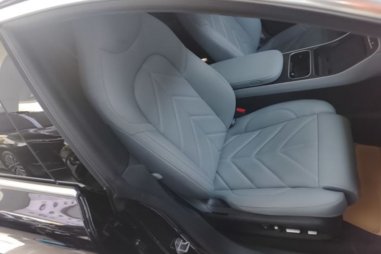 Used Nio ET5T 2025 75 kWh Touring Right Front Seat