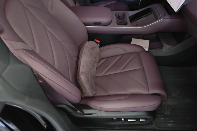 Used Nio ET5T 2025 75 kWh Touring Right Front Seat