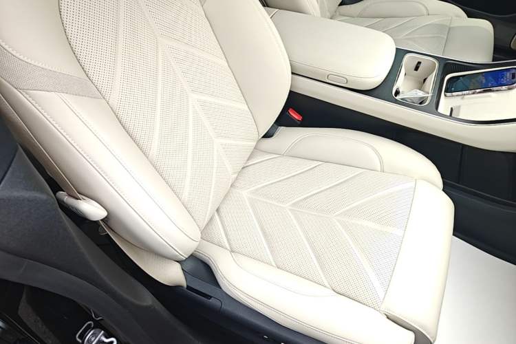 Used Nio ET5T 2025 75 kWh Touring Right Front Seat