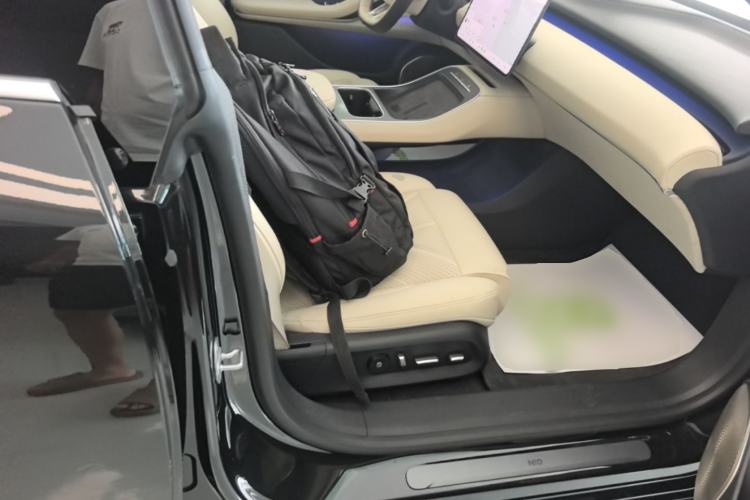 Used Nio ET5T 2025 75 kWh Touring Right Front Seat