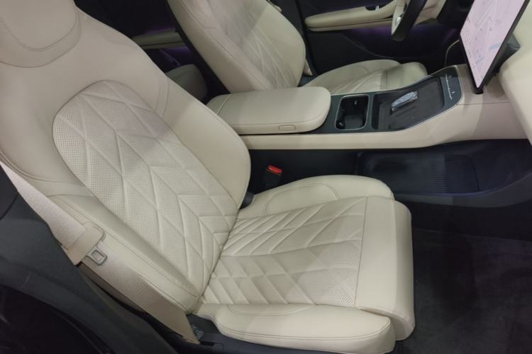 Used Nio ET5T 2025 75 kWh Touring Right Front Seat