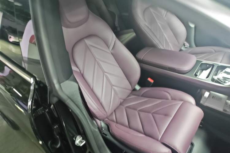 Used Nio ET5T 2025 75 kWh Touring Right Front Seat