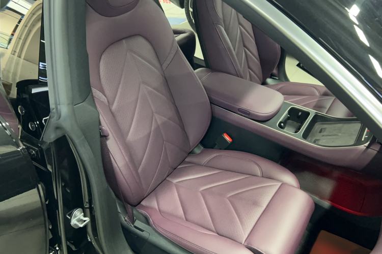 Used Nio ET5T 2025 75 kWh Touring Right Front Seat