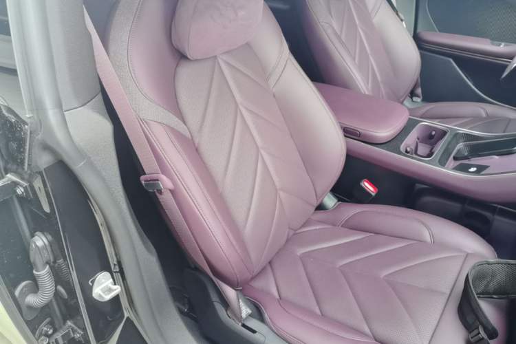 Used Nio ET5T 2025 75 kWh Touring Right Front Seat