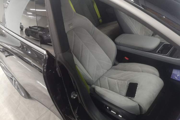 Used Nio ET5T 2025 Model Champion Commemorative Edition, 75kWh Touring Right Front Seat