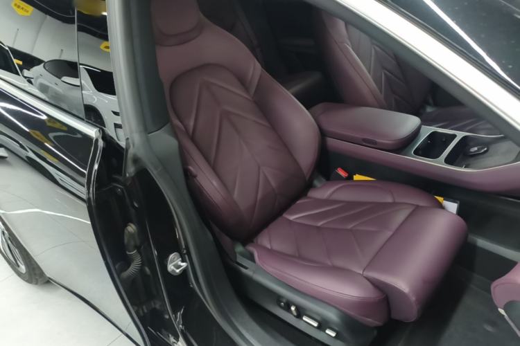 Used Nio ET5T 2025 75 kWh Touring Right Front Seat