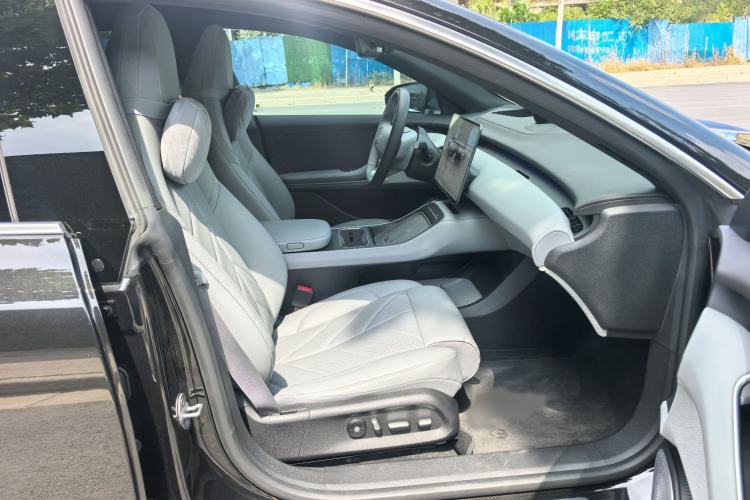 Used Nio ET5T 2025 75 kWh Touring Right Front Seat