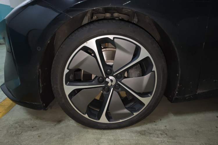 Used Nio ET5T 2025 75 kWh Touring Right Front Wheel Hub