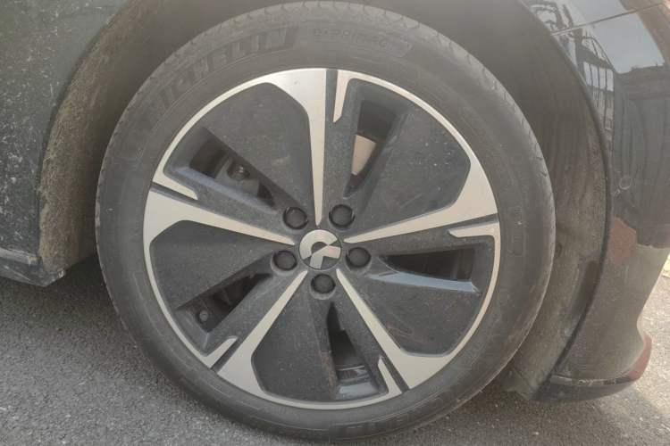 Used Nio ET5T 2025 75 kWh Touring Right Front Wheel Hub