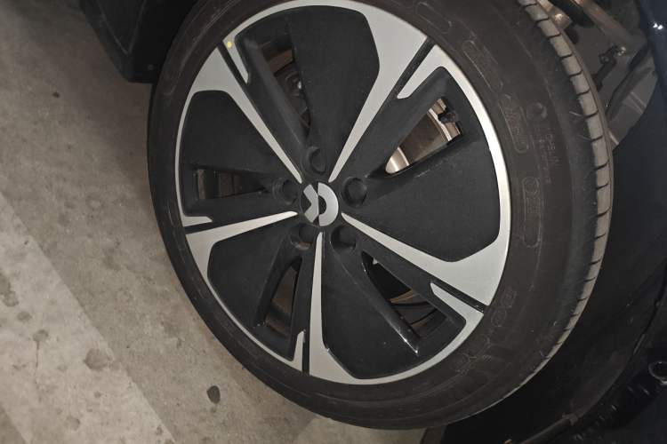Used Nio ET5T 2025 100kWh Touring Right Front Wheel Hub