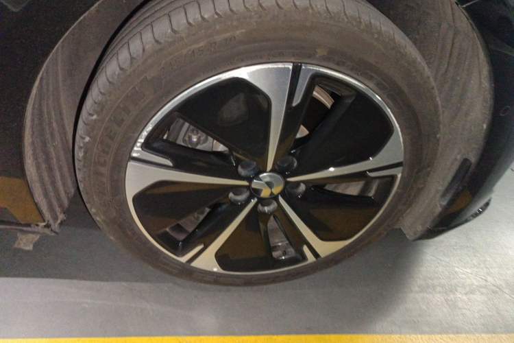Used Nio ET5T 2025 75 kWh Touring Right Front Wheel Hub