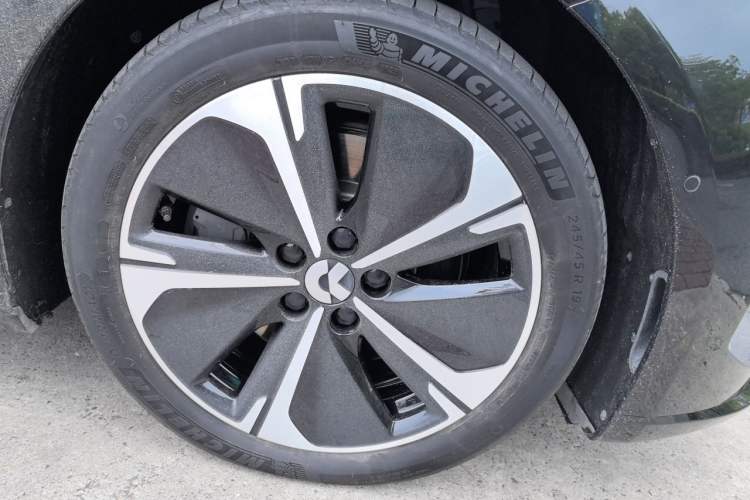 Used Nio ET5T 2025 75 kWh Touring Right Front Wheel Hub
