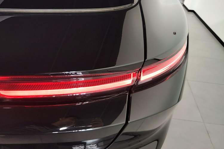 Used Nio ET5T 2025 75 kWh Touring Right Rear Taillight
