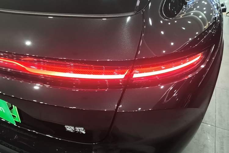 Used Nio ET5T 2025 75 kWh Touring Right Rear Taillight