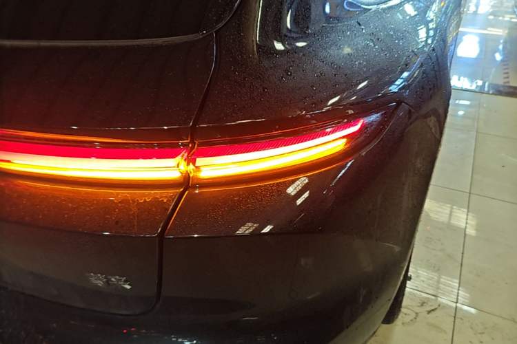Used Nio ET5T 2025 Model Champion Commemorative Edition, 75kWh Touring Right Rear Taillight