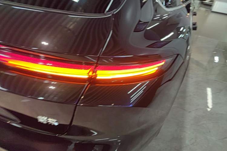 Used Nio ET5T 2025 75 kWh Touring Right Rear Taillight