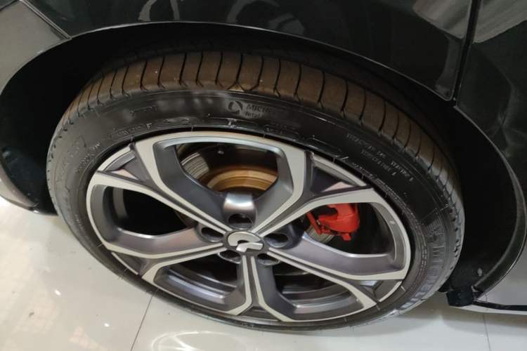 Used Nio ET5T 2025 75 kWh Touring Right Rear Wheel Hub