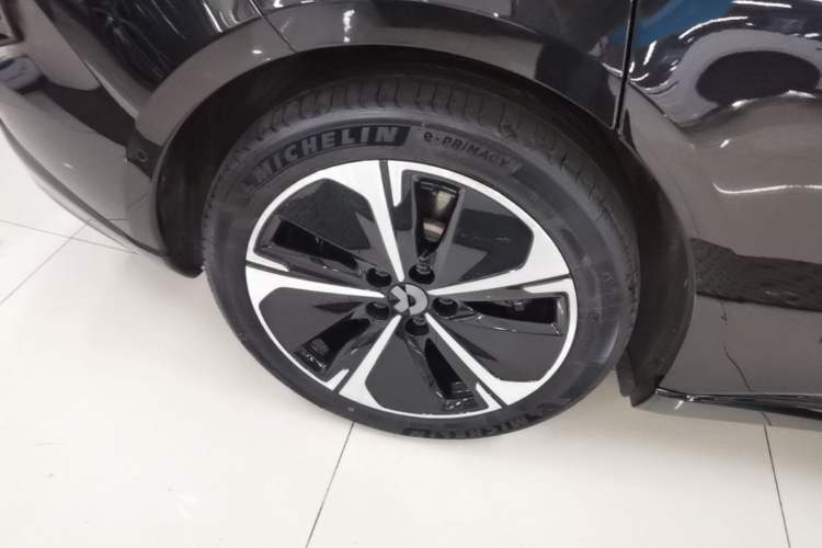 Used Nio ET5T 2025 75 kWh Touring Right Rear Wheel Hub