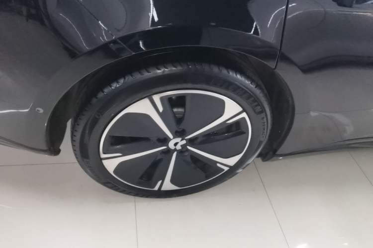 Used Nio ET5T 2025 75 kWh Touring Right Rear Wheel Hub