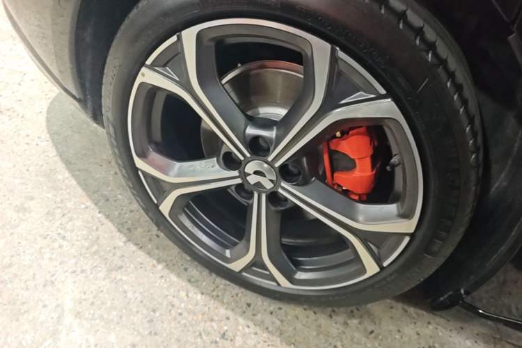Used Nio ET5T 2025 75 kWh Touring Right Rear Wheel Hub