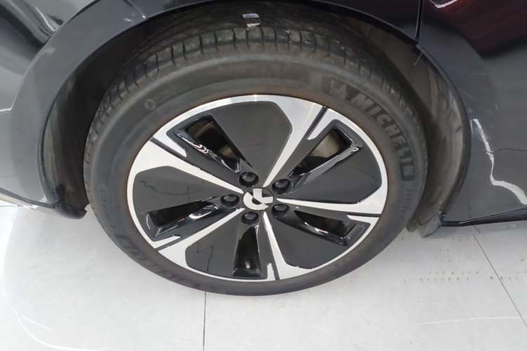 Used Nio ET5T 2025 75 kWh Touring Right Rear Wheel Hub