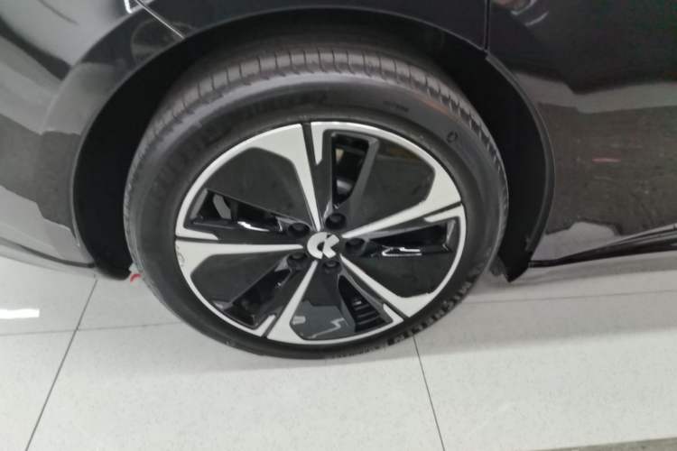 Used Nio ET5T 2025 75 kWh Touring Right Rear Wheel Hub