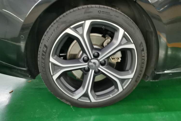 Used Nio ET5T 2025 75 kWh Touring Right Rear Wheel Hub
