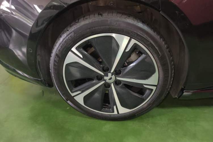 Used Nio ET5T 2025 75 kWh Touring Right Rear Wheel Hub