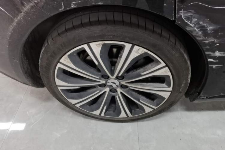 Used Nio ET5T 2025 75 kWh Touring Right Rear Wheel Hub