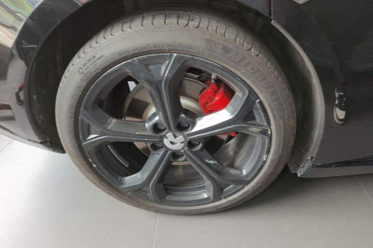 Used Nio ET5T 2025 75 kWh Touring Right Rear Wheel Hub