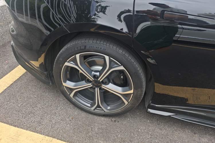 Used Nio ET5T 2025 100kWh Touring Right Rear Wheel Hub