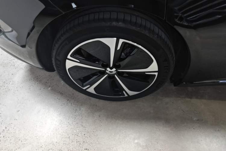 Used Nio ET5T 2025 75 kWh Touring Right Rear Wheel Hub