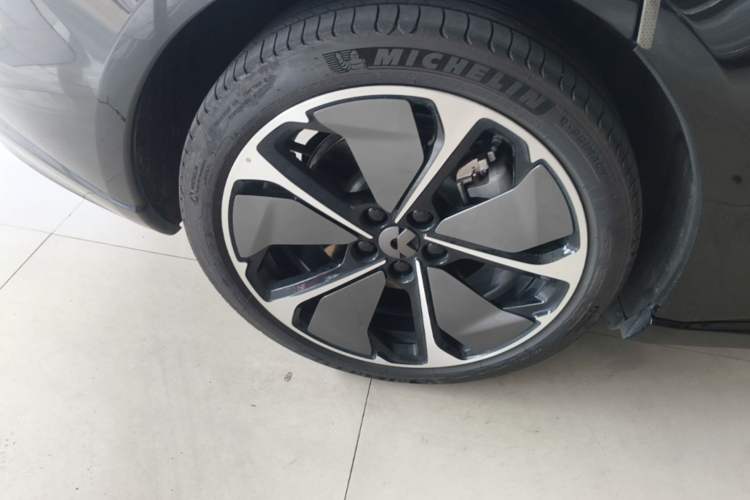 Used Nio ET5T 2025 75 kWh Touring Right Rear Wheel Hub